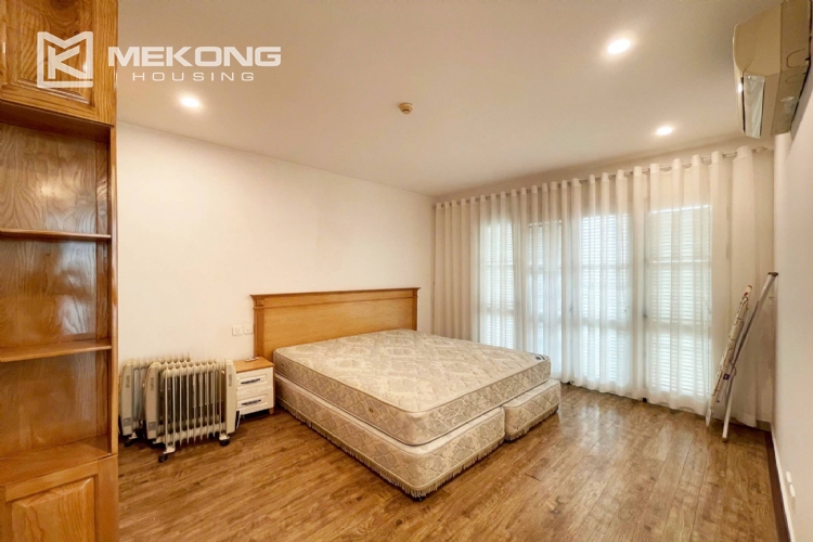 Cheap 3-bedroom / 123-sqm apartment at E4 Ciputra for rent 13