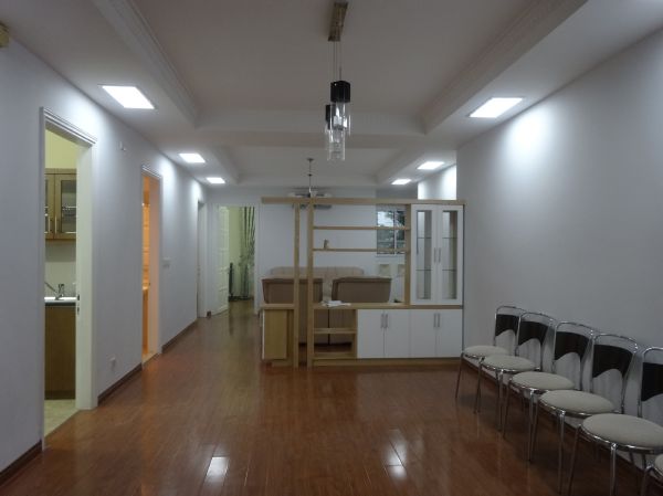Cheap apartment with 3 bedrooom on low floor in G2, Ciputra Hanoi, full option