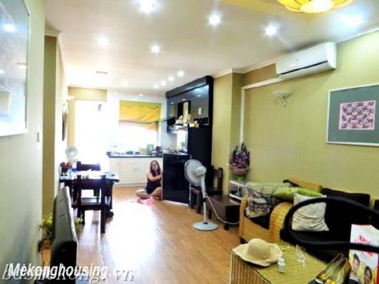 Cho thuê căn hộ 70m2, đẹp, giá rẻ trong tòa CT, Tây Hồ 6