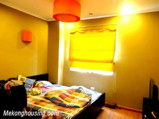 Cho thuê căn hộ, 70m2, giá rẻ ở Tây Hồ 2