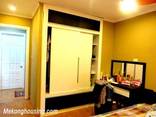 Cho thuê căn hộ, 70m2, giá rẻ ở Tây Hồ 3