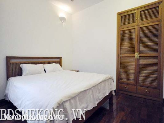 Cho thuê căn hộ dịch vụ 02 phòng ngủ đẹp, giá rẻ trên đường Quảng An, Tây Hồ 9