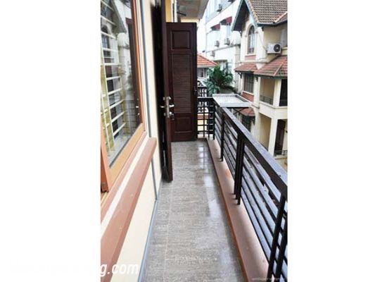 Cho thuê căn hộ dịch vụ giá rẻ, 400 USD mỗi tháng trên đường Tô Ngọc Vân, Tây Hồ 4