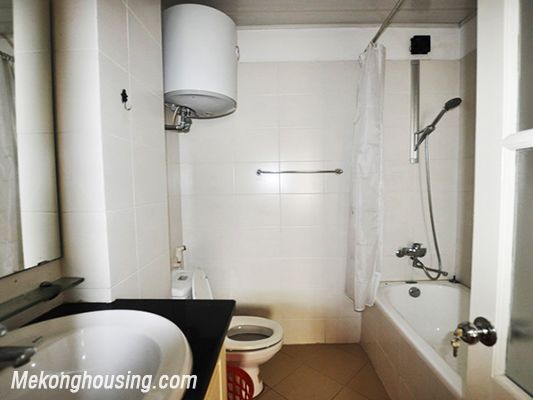 Cho thuê căn hộ dịch vụ rộng 90m2, tầng cao, đầy đủ nội thất gần hồ Tây 10