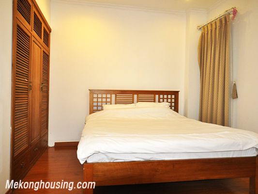 Cho thuê căn hộ dịch vụ rộng 90m2, tầng cao, đầy đủ nội thất gần hồ Tây 11