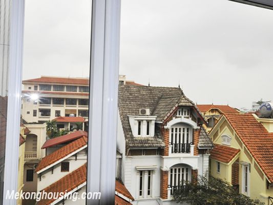 Cho thuê căn hộ dịch vụ rộng 90m2, tầng cao, đầy đủ nội thất gần hồ Tây 15