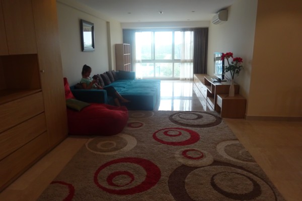 Ciputra apartment with 4 bedrooms and nice furniture for rent in P1 tower