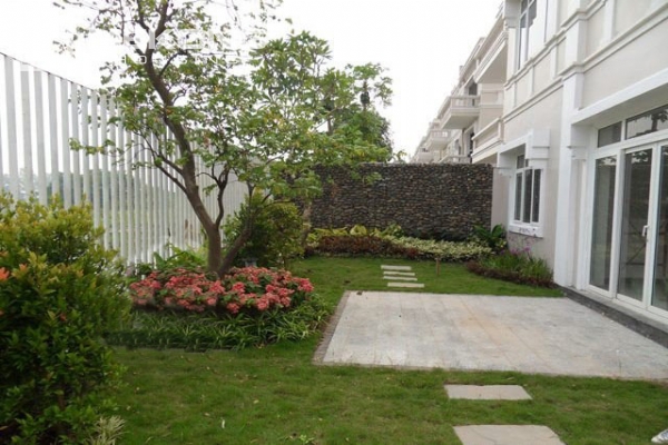 Ciputra corner villa with 5 bedrooms, very large and modern for rent 3