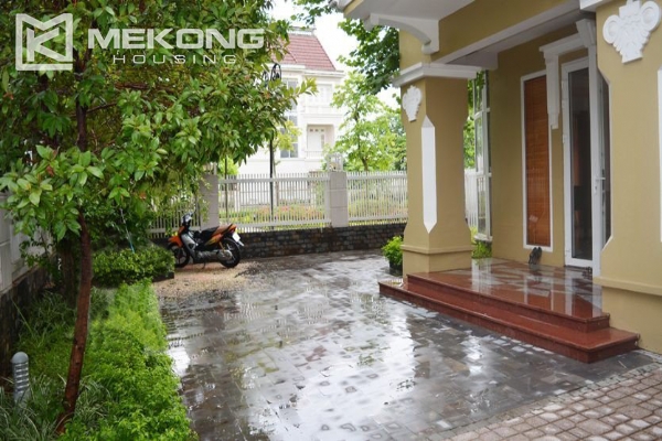 Ciputra corner villa with 5 bedrooms, very large and modern for rent 6