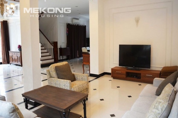 Ciputra corner villa with 5 bedrooms, very large and modern for rent 9