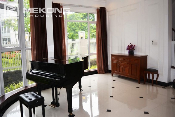 Ciputra corner villa with 5 bedrooms, very large and modern for rent 13