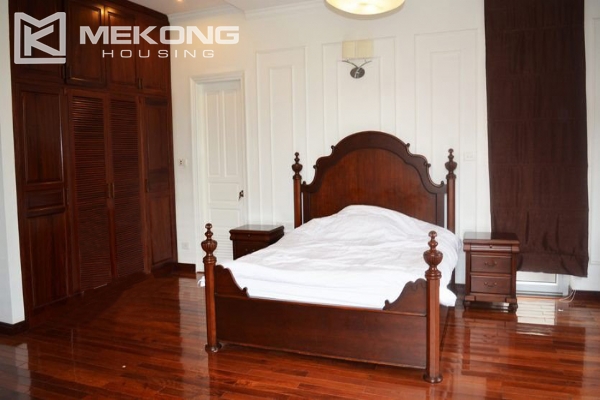Ciputra corner villa with 5 bedrooms, very large and modern for rent 1