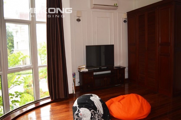 Ciputra corner villa with 5 bedrooms, very large and modern for rent 3