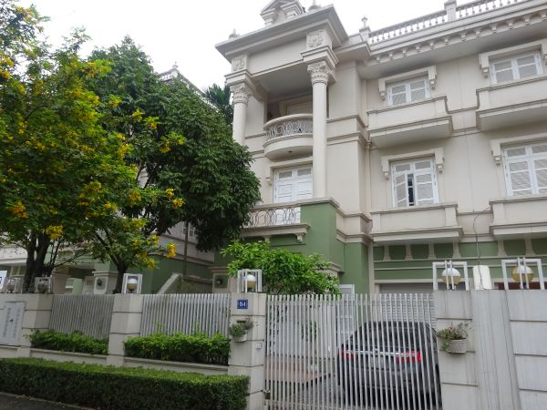 Ciputra Unfurnished villa with 5 bedrooms in T block
