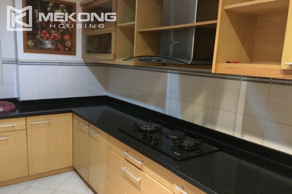 Colourful apartment with 4 bedrooms for rent in E1 Tower Ciputra 6