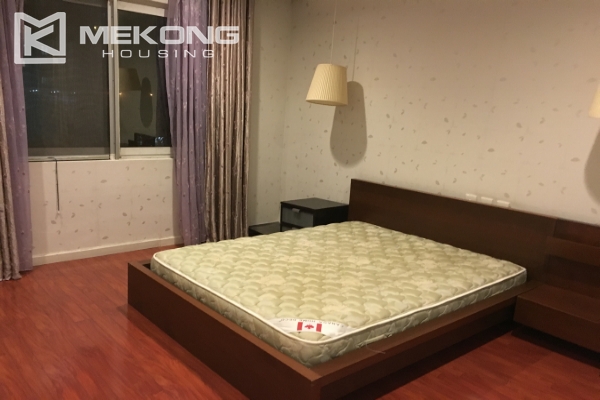 Colourful apartment with 4 bedrooms for rent in E1 Tower Ciputra 7