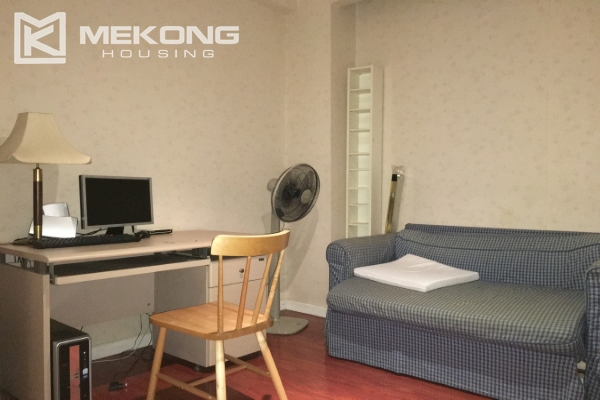 Colourful apartment with 4 bedrooms for rent in E1 Tower Ciputra 11