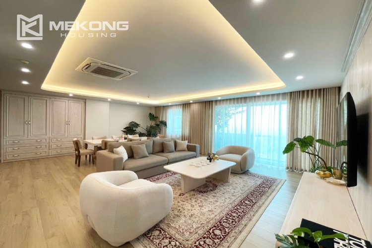 Elegant 3-bedroom apartment for rent at E4 Ciputra 2