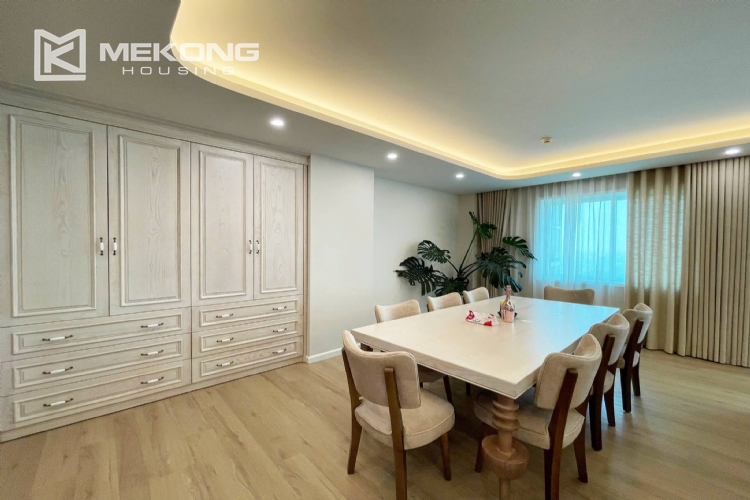 Elegant 3-bedroom apartment for rent at E4 Ciputra 8