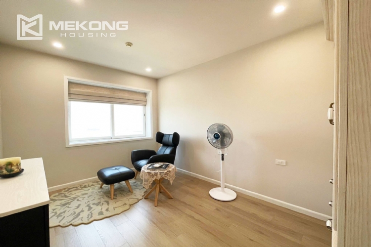 Elegant 3-bedroom apartment for rent at E4 Ciputra 21