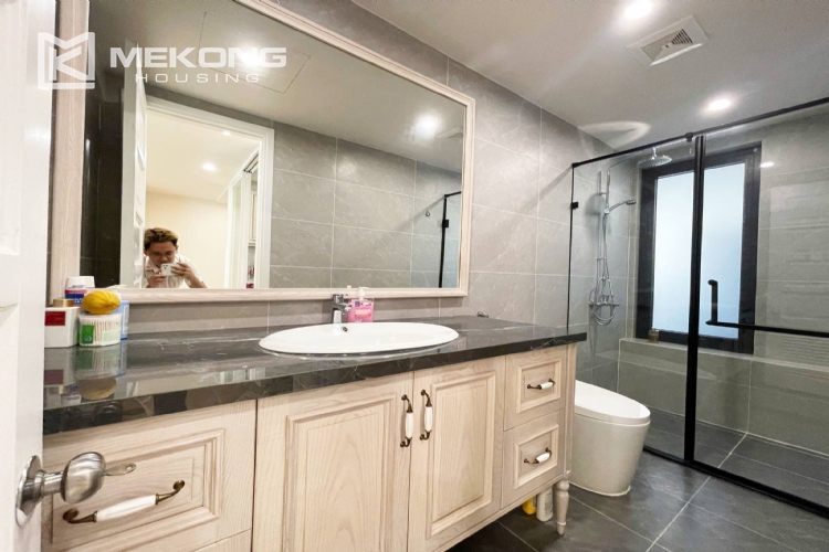 Elegant 3-bedroom apartment for rent at E4 Ciputra 23