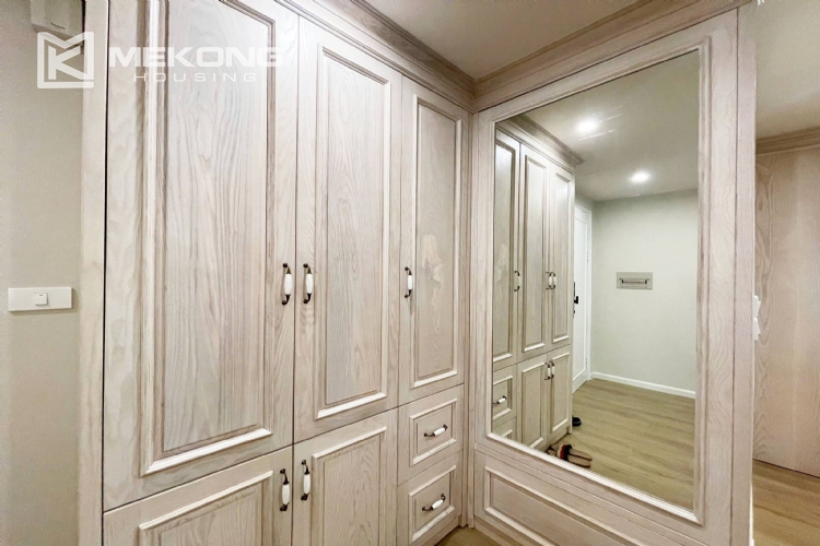 Elegant 3-bedroom apartment for rent at E4 Ciputra 26