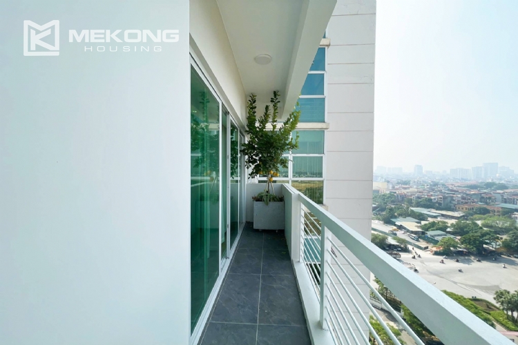 Elegant 3-bedroom apartment for rent at E4 Ciputra 28
