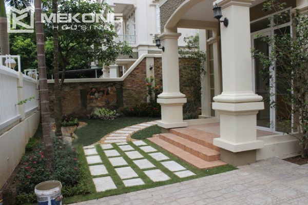 Fantastic villa for rent in T area Ciputra, with furnished and river side 1
