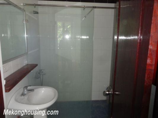 Four bedroom house for rent in Nghi Tam village, Au Co street, Tay Ho district, Hanoi 10