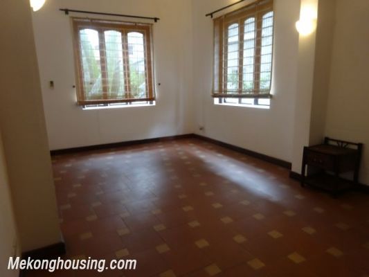 Four bedroom house for rent in Nghi Tam village, Au Co street, Tay Ho district, Hanoi 12