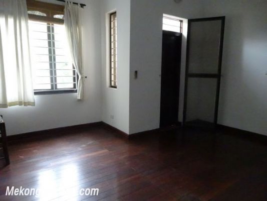 Four bedroom house for rent in Nghi Tam village, Au Co street, Tay Ho district, Hanoi 8