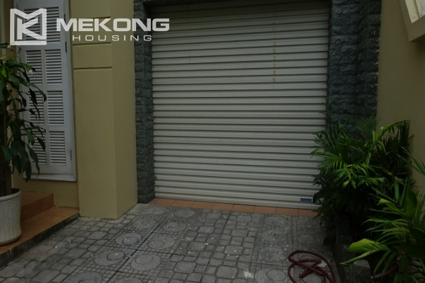 Fully furnished villa with 4 bedrooms for rent in T area Ciputra 4