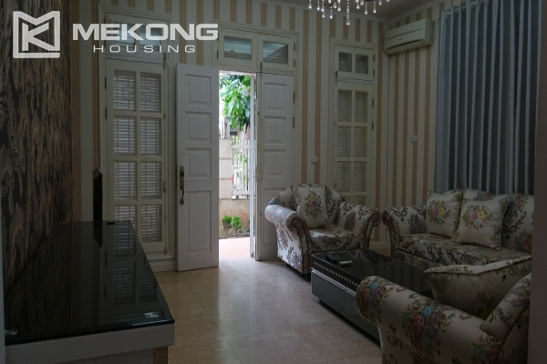 Fully furnished villa with 4 bedrooms for rent in T area Ciputra 8