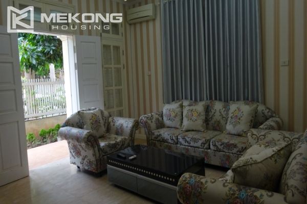Fully furnished villa with 4 bedrooms for rent in T area Ciputra 9