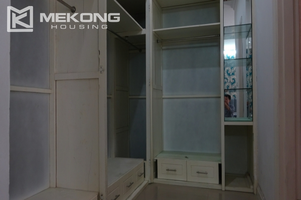 Fully furnished villa with 4 bedrooms for rent in T area Ciputra 1