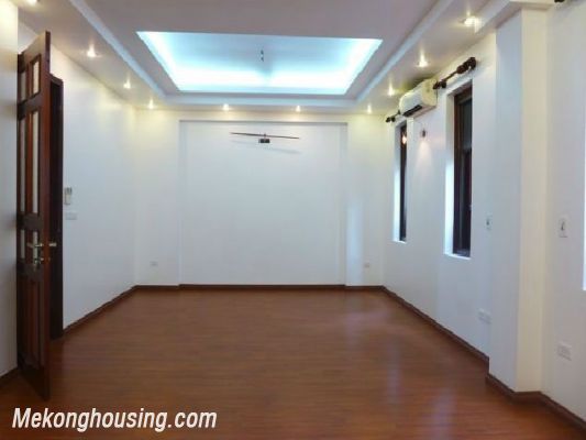 Lake view, basic furnished villa with 04 bedrooms for rent in Tay Ho district 7