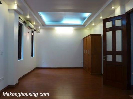 Lake view, basic furnished villa with 04 bedrooms for rent in Tay Ho district 12