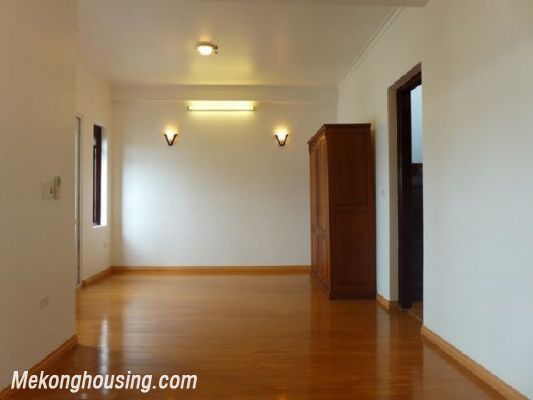 Lake view, basic furnished villa with 04 bedrooms for rent in Tay Ho district 13