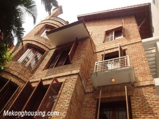 Lake View Villa For Rent in Xuan Dieu Street 1