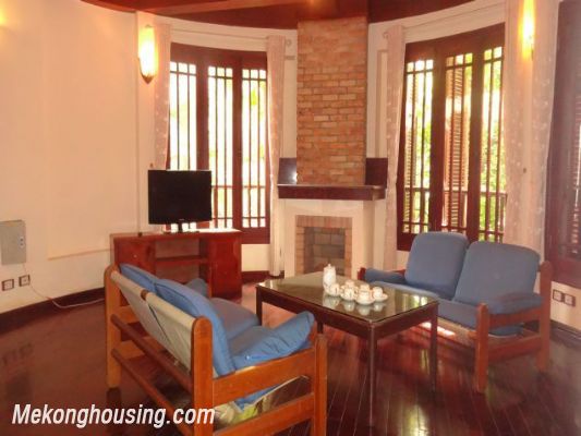 Lake View Villa For Rent in Xuan Dieu Street 5