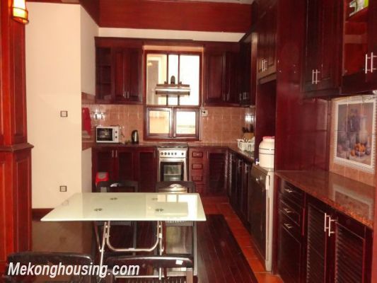Lake View Villa For Rent in Xuan Dieu Street 7