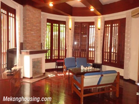 Lake View Villa For Rent in Xuan Dieu Street 13