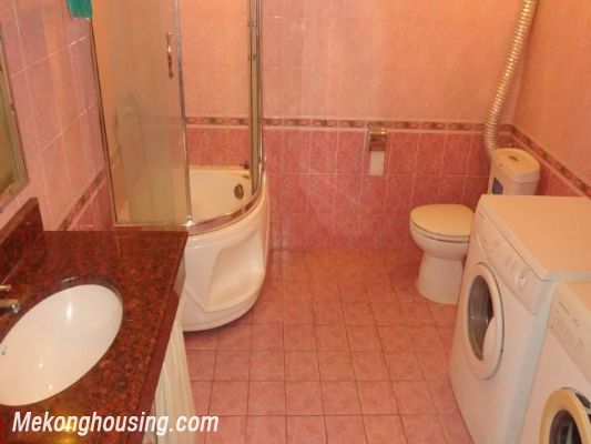 Lake View Villa For Rent in Xuan Dieu Street 8