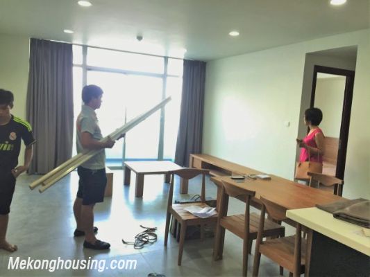 Lovely lake front apartment with 2 bedrooms for rent in Watermark Ho Tay, Lac Long Quan street, Tay Ho district 2