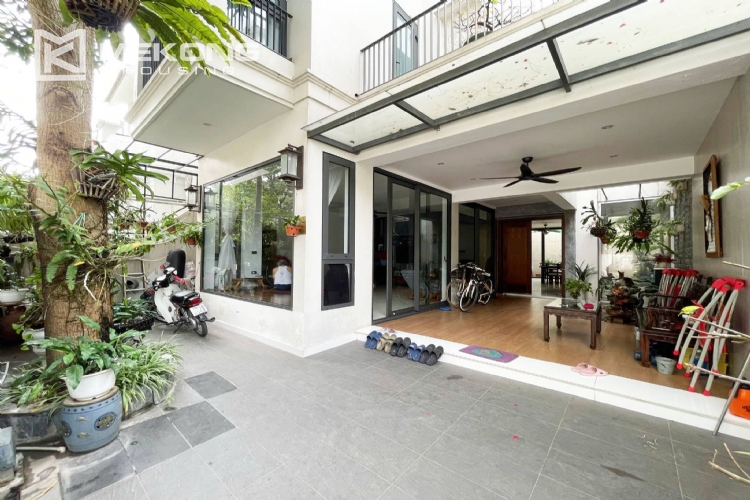 Luxurious Garden Villa for Rent in T8 Ciputra 1