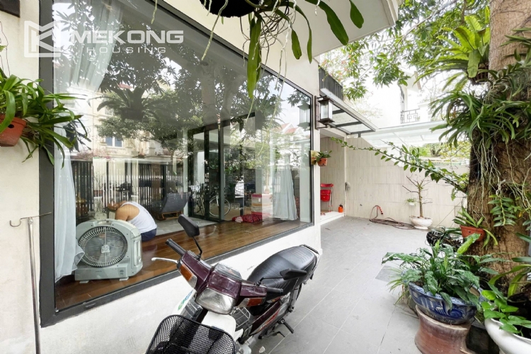 Luxurious Garden Villa for Rent in T8 Ciputra 2