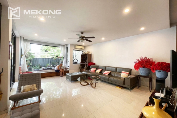 Luxurious Garden Villa for Rent in T8 Ciputra 5