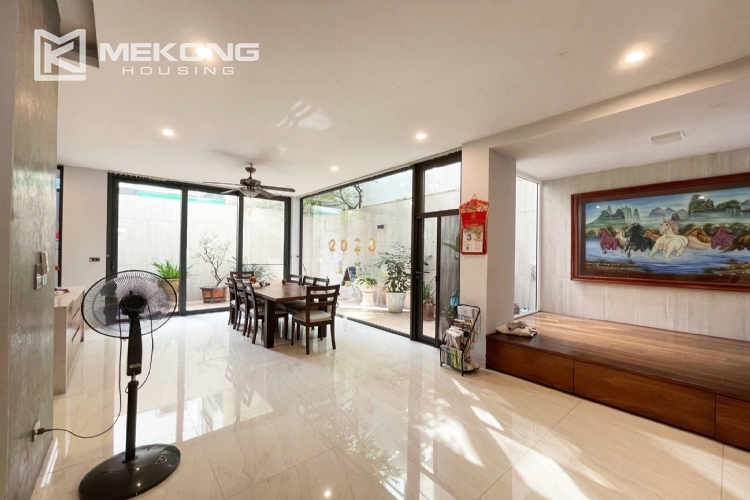 Luxurious Garden Villa for Rent in T8 Ciputra 9