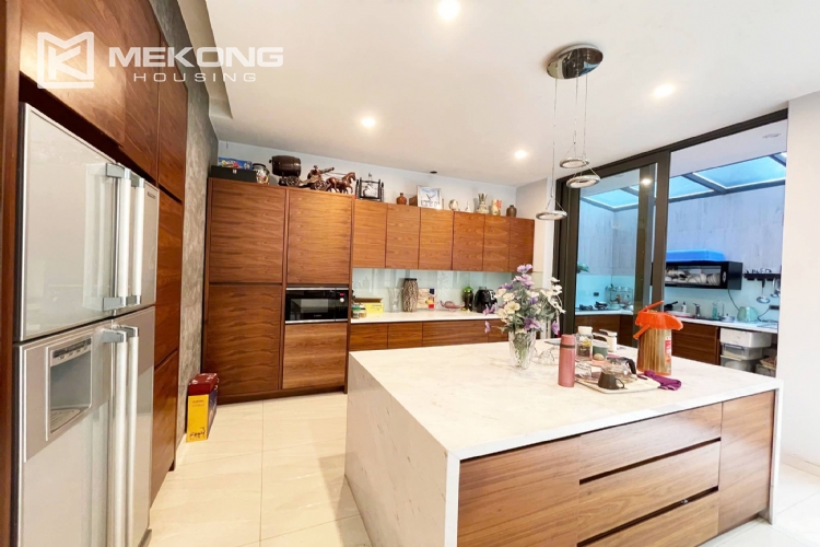 Luxurious Garden Villa for Rent in T8 Ciputra 14
