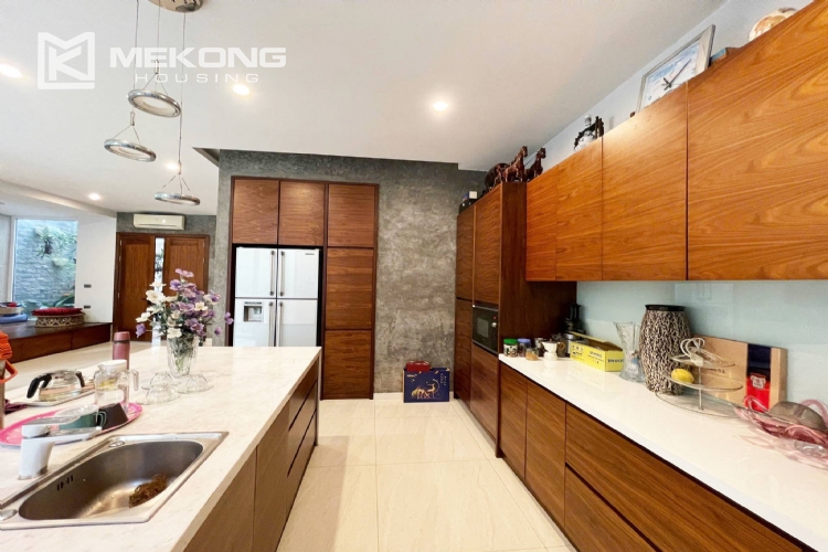 Luxurious Garden Villa for Rent in T8 Ciputra 16